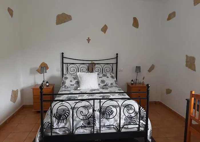 Peaceful House Set On A Vineyard & Work Friendly