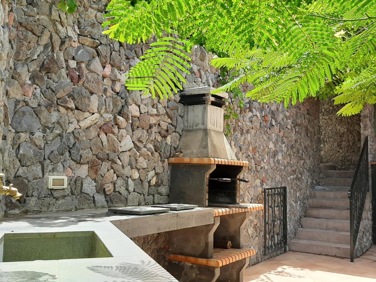 Peaceful House Set On A Vineyard & Work Friendly Сasa de vacaciones