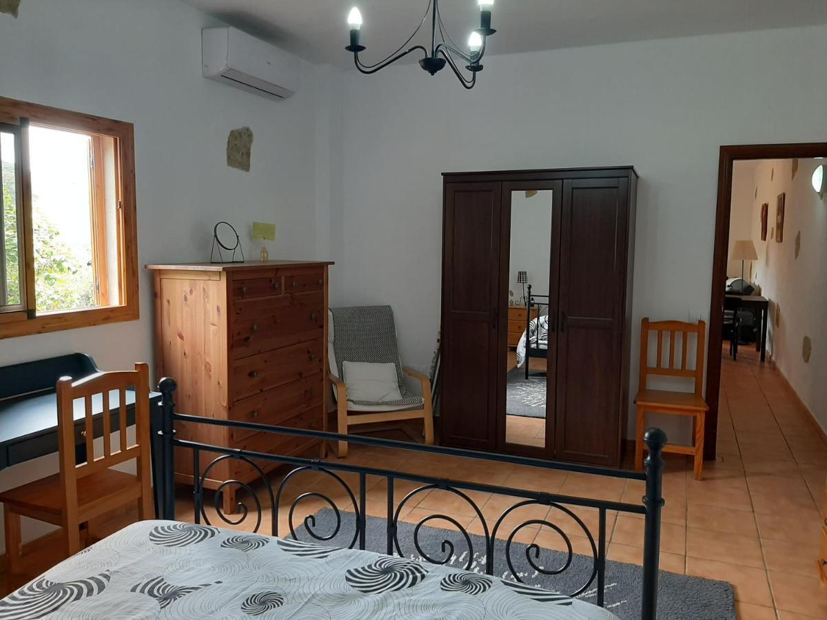 Holiday home Peaceful House Set On A Vineyard & Work Friendly